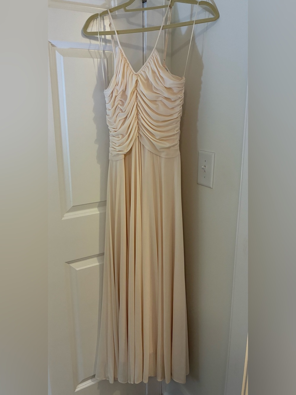 Halston Heritage Cream Ruched Spaghetti-Strap Maxi Dress L